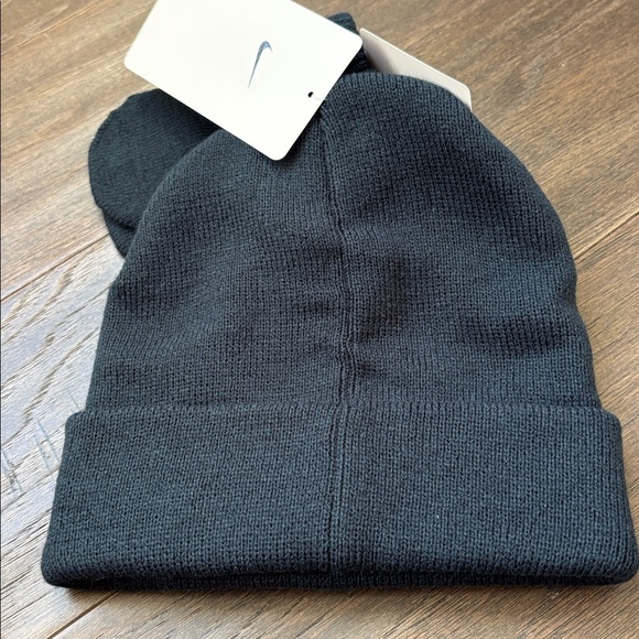 Nike 2pc.Toddler Beanie Hat/Mittens Set,embroidered logo, stretch,warm,winter - Picture 2 of 5